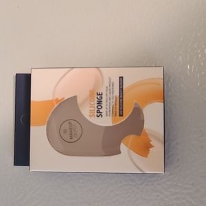 Silicone makeup sponge